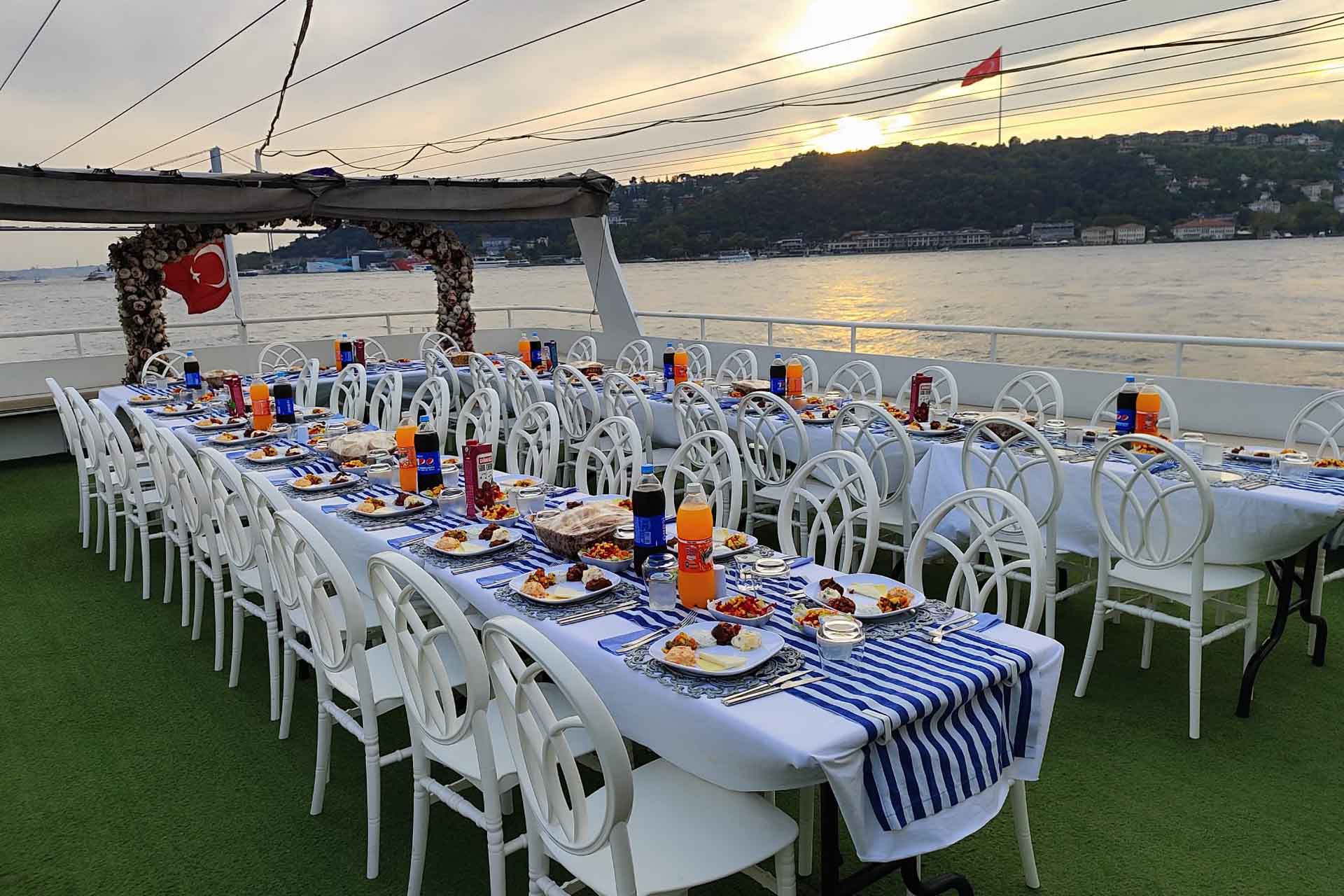 İstanbul Teknede İş Yemekleri