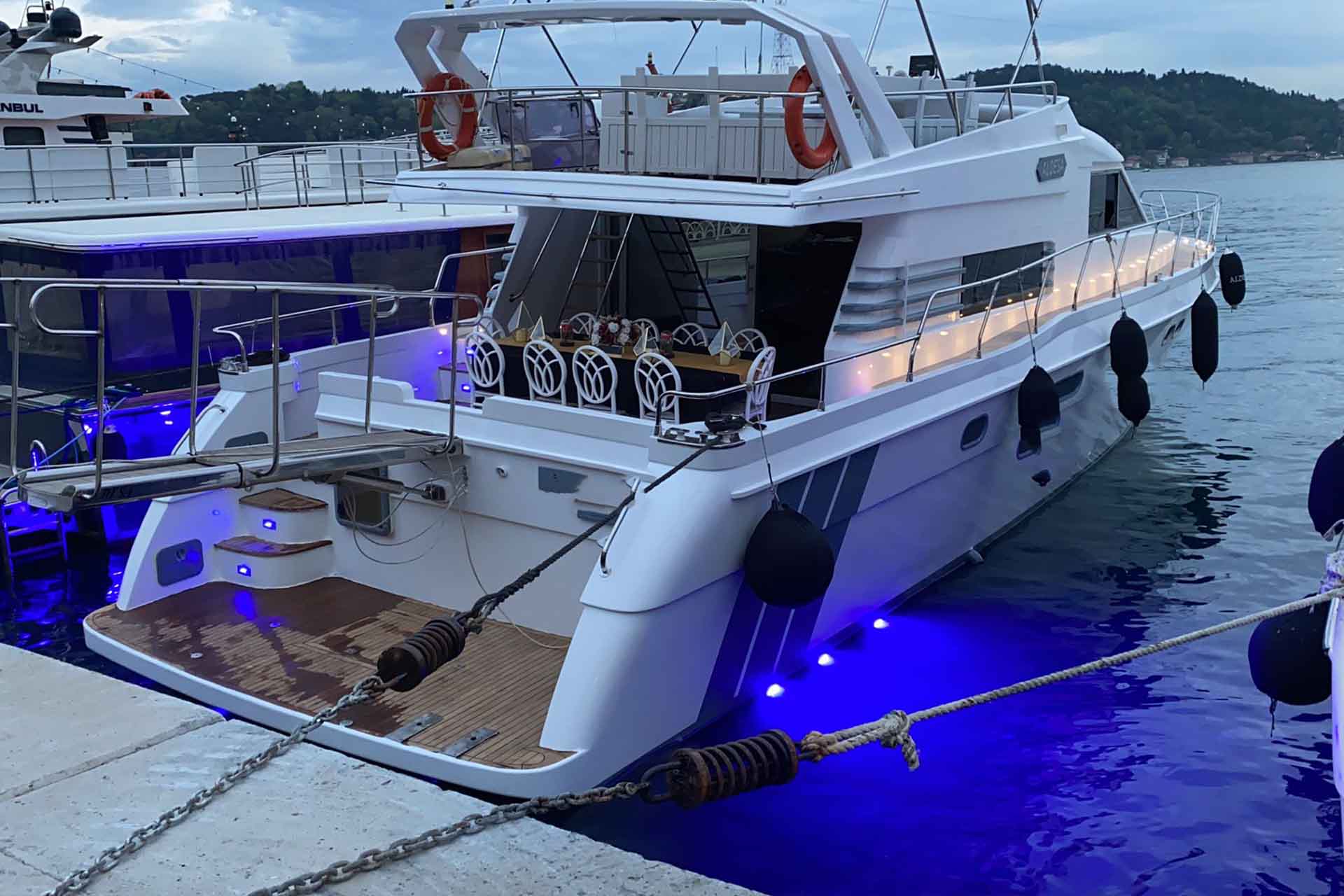 İstanbul Yat Kiralama 20 Kişilik